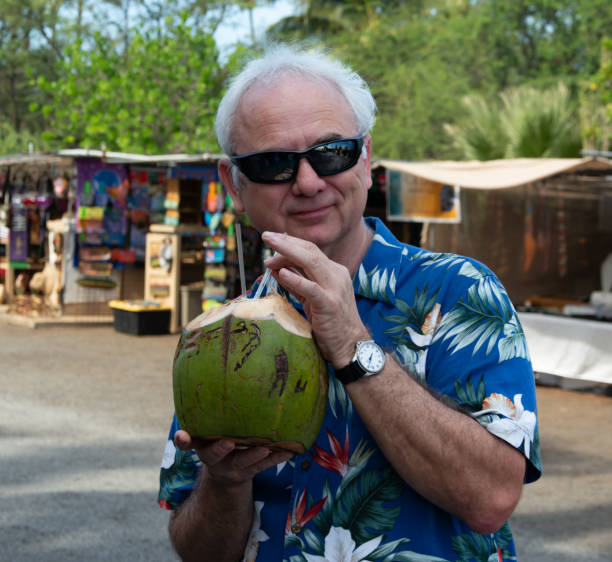 Maui’s Craft Cocktail Scene: Sip the Island’s Flavors from Oceanfront Bars to Upcountry Lounges